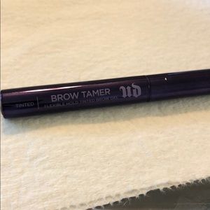 Urban Decay brow tamer Tinted